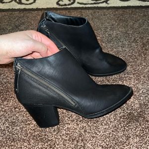 DV Ankle Boots